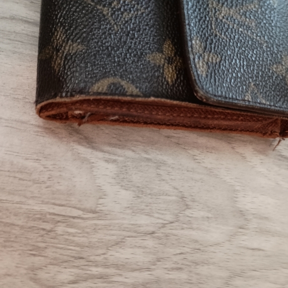 Louis Vuitton Alexandra cloth trifold monogram wallet Authentic - Picture 3 of 14